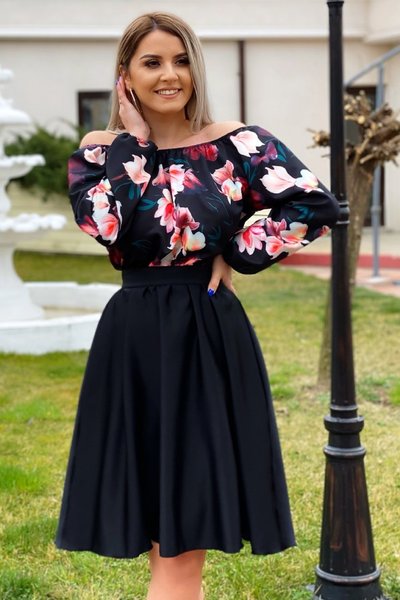 Rochie neagra cu imprimeuri florale Seleny