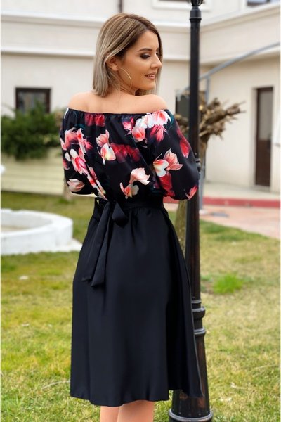 Rochie neagra cu imprimeuri florale Seleny